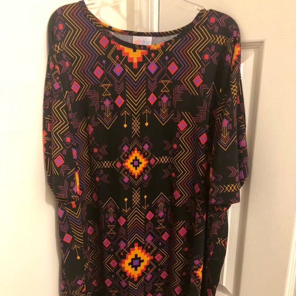 Black Aztec Pattern Irma Size Medium - Picture 1 of 3
